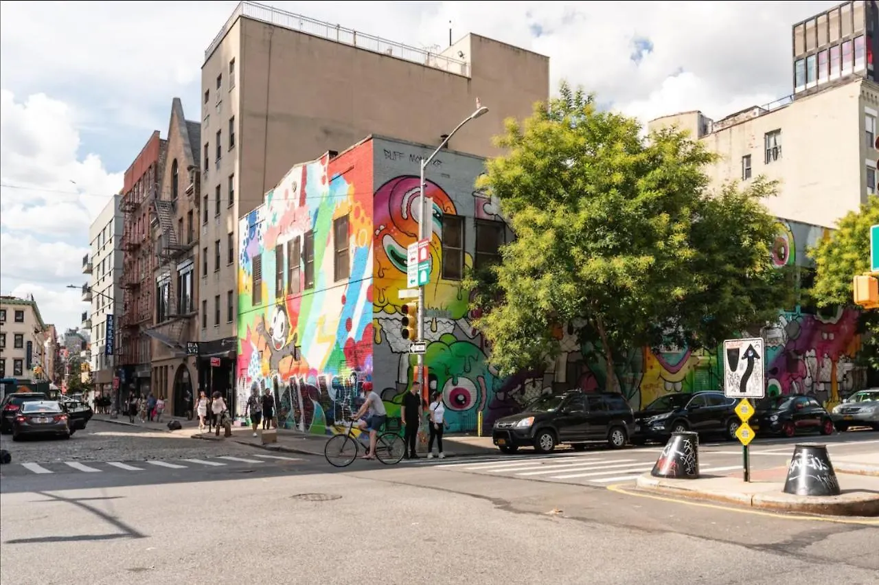 2 Bedroom Lower East Side Apartment New York 0*,